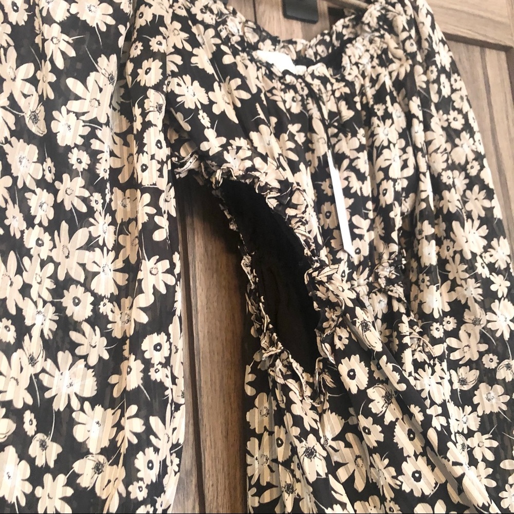 ASTR Ruffle Square Neck Side Cutout Mini Dress - Picture 5 of 8